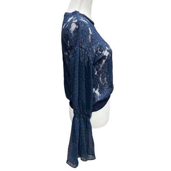 Free People Navy Something Like Love Lace Bell Sleeve Blouse Women’s XS NWT - Picture 3 of 13